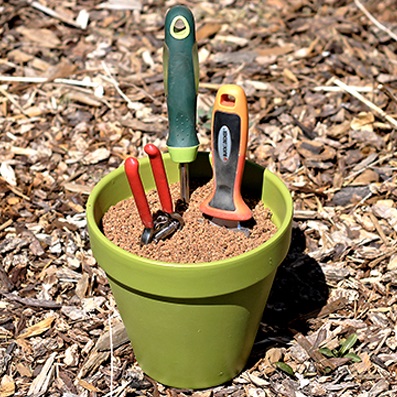 Votre propre système d'entretien d'outils de jardinage